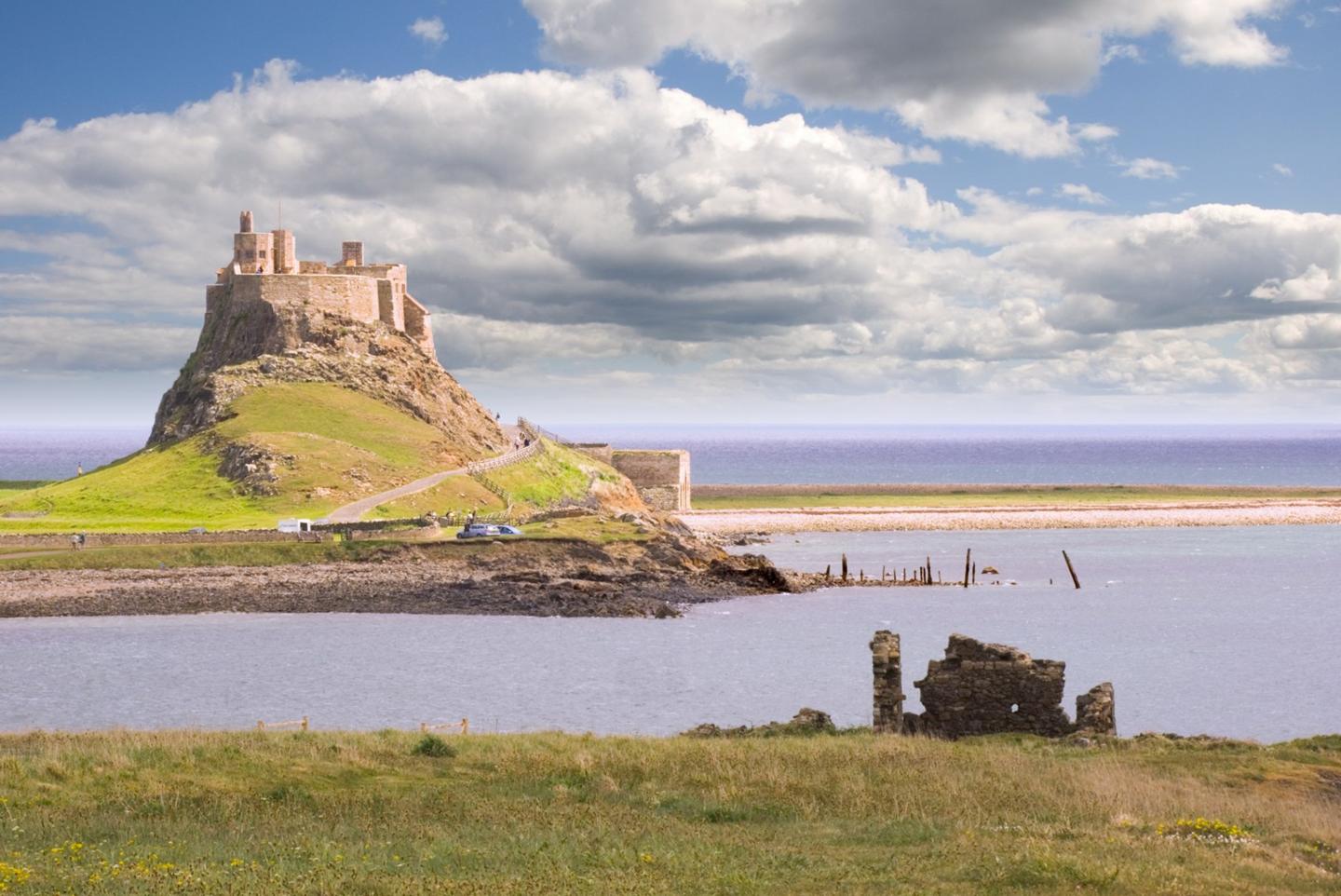 A Holy Island szigete Northumberland partjainál
